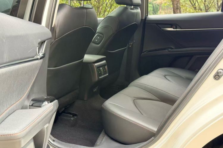 Used Toyota Camry 2019 Revised Version 2.0G Luxury Edition