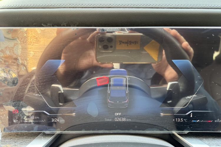 Used BMW 7 Series 2023 740Li Luxury Edition M Sport Package Odometer Close Up