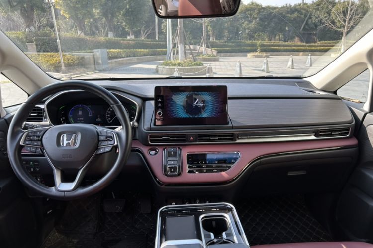 Used Honda Elysion 2024 2.0L eHEV Ultimate Edition Interior 1