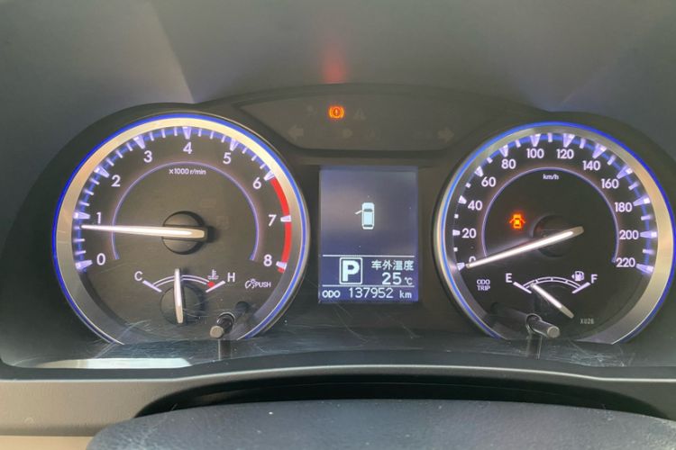 Used Toyota Highlander 2015 2.0T Four-Wheel Drive Luxury Edition 7-Seater Odometer Close Up