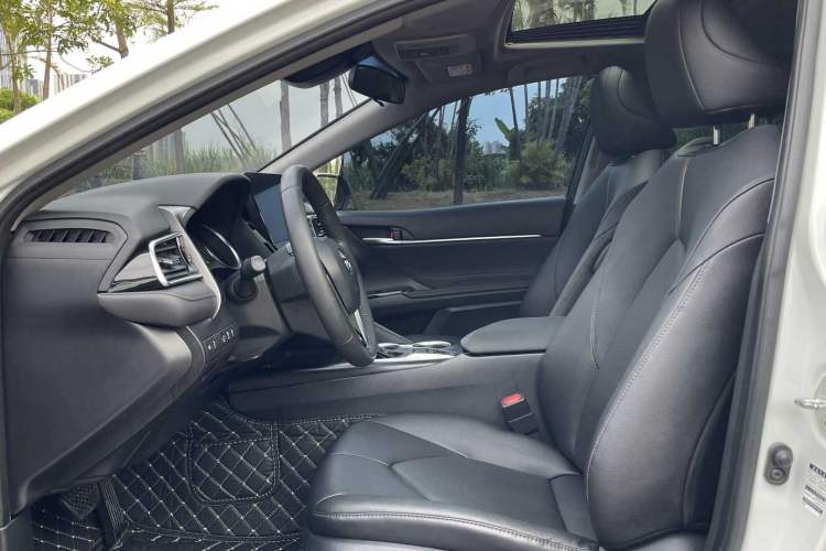 Used Toyota Camry 2021 2.0G Luxury Edition Exterior 4