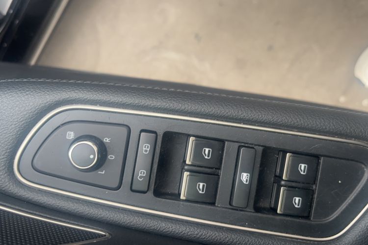 Used Hongqi H7 2021 1.8T Executive Edition
