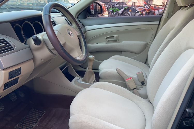 Used Nissan Sylphy 2016 Classic 1.6XE Manual Leading Edition Interior 1