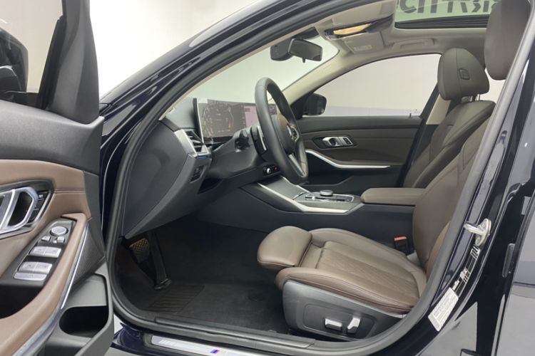 Used BMW 3 Series 2023 325i M Sport Package Interior 2