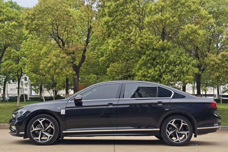 Used Volkswagen Magotan 2023 2 Million Units Commemorative Edition 330TSI DSG Luxury Version