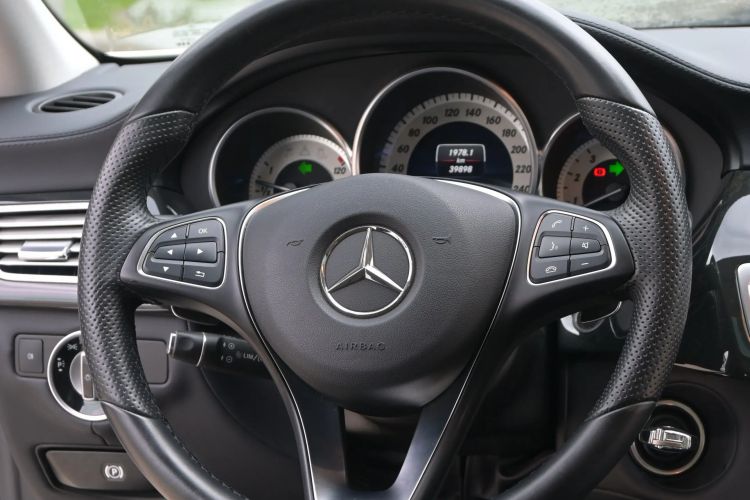 Used Mercedes-Benz CLS 2015 CLS 320 Interior 2