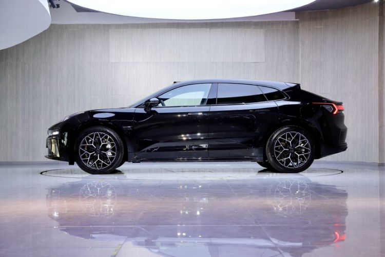 Used Zeekr 001 2026 95° All-Wheel-Drive Max Edition Exterior 2