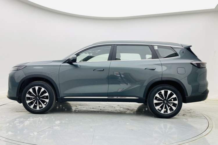 Used Chery Tiggo 8 PLUS 2025 290TGDI DCT Prestige 5-Seater Exterior 4