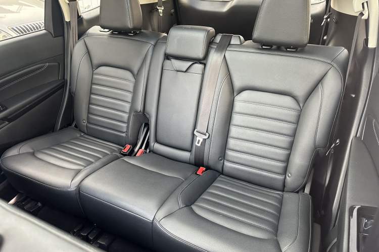 Used Ford Edge 2018 EcoBoost 245 Two-Wheel-Drive Titanium 7-Seater China VI Standard