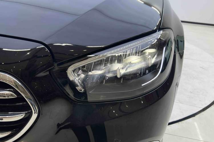 Used Mercedes-Benz E-Class 2023 E 300 L Luxury Model Exterior 6