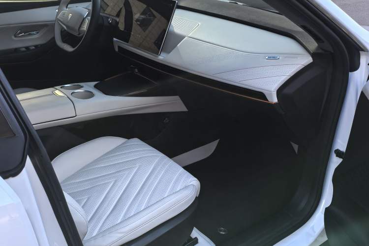 Used Deepal SL03 2024 135Plus Glory Edition Interior 3