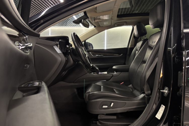 Used Cadillac XT5 2018 25T Luxury Model