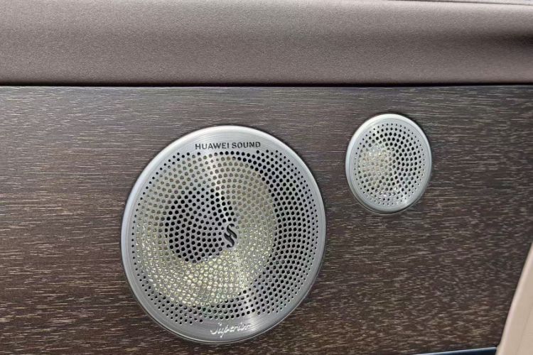 Used Hima AITO M9 2025 Extended-Range Ultra Version 52 kWh 6-Seater Interior 5