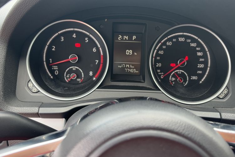 Used Volkswagen Scirocco 2015 1.4TSI Fashion Edition Odometer Close Up