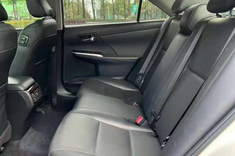 Used Toyota Camry 2015 2.0G Premier Edition Interior 2