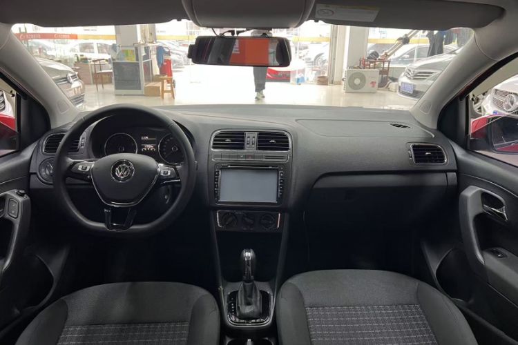 Used Volkswagen Polo 2016 1.6L Automatic Comfort Model