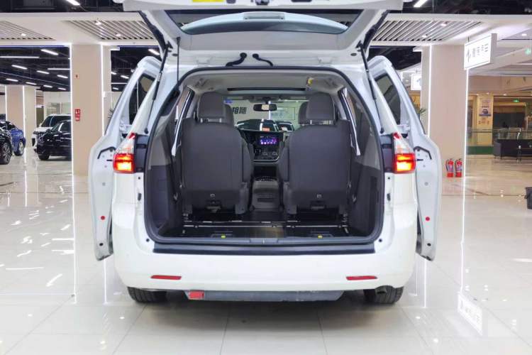 Used Toyota SIENNA  Trunk