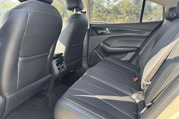 Used Roewe i5 2021 1.5L CVT Diamond Edition
