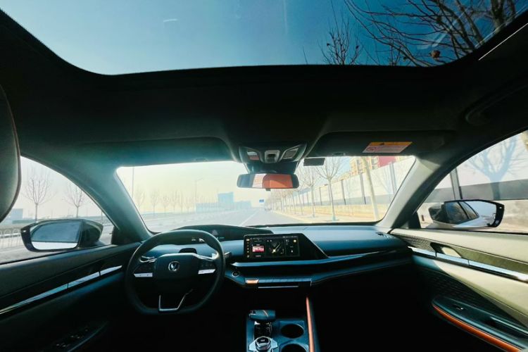 Used Changan UNI-V 2022 1.5T Prestige Version