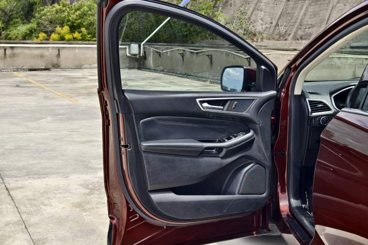 Used Ford Edge 2016 EcoBoost 245 Two-Wheel-Drive Titanium 7-Seater