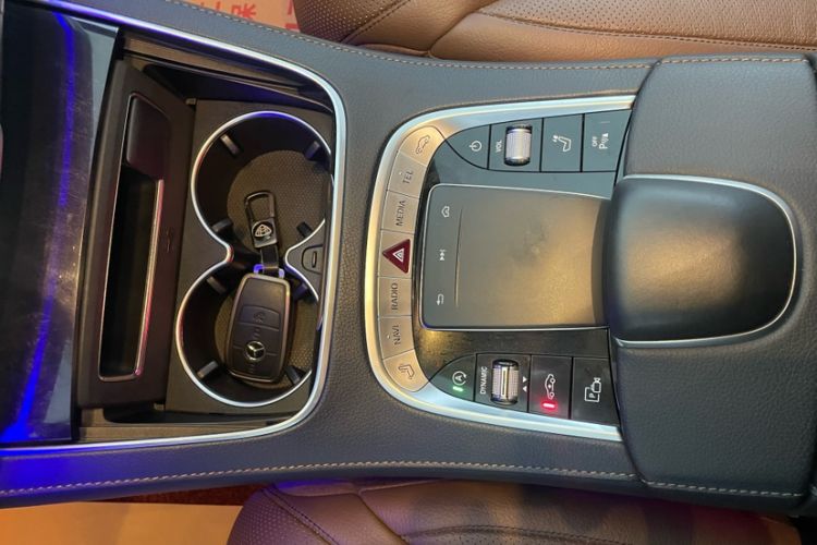 Used Mercedes-Benz S-Class 2019 S 450 L 4MATIC Interior 1