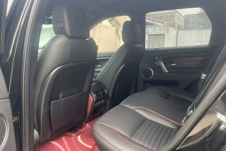 Used Land Rover Discovery Sport 2022 249 PS R-Dynamic S Performance Edition 5 Seats Interior 4