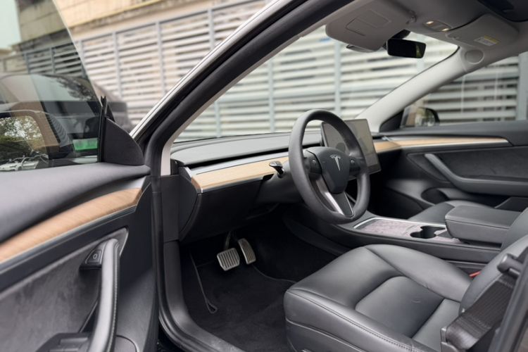 Used Tesla Model 3 2021 Standard Range Rear-Drive Upgraded Version Interior 3