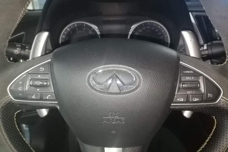 Used Infiniti Q50 2014 3.7L Luxury Edition Interior 4