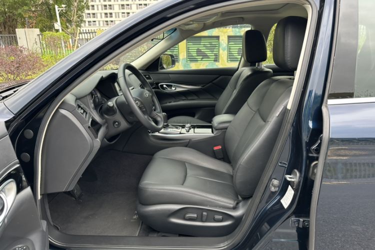 Used Infiniti Q70 2015 Q70L 2.5L Elite Edition Interior 2