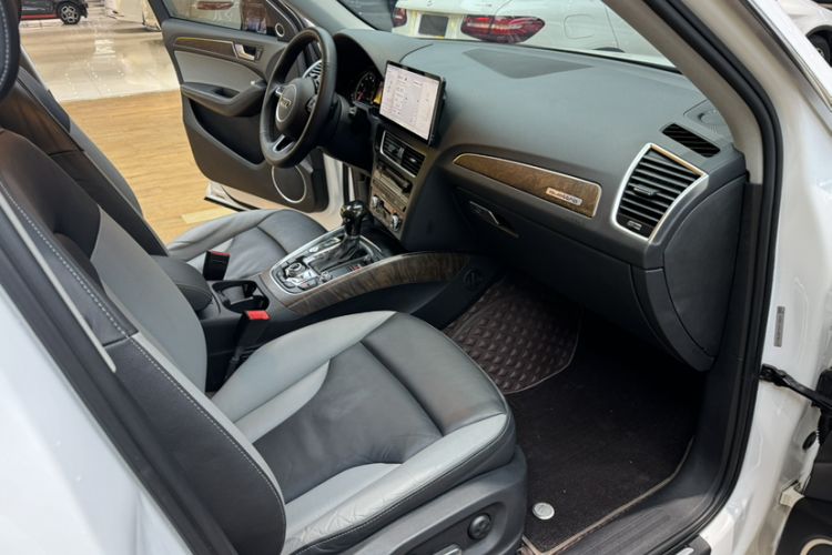 Used Audi Q5 2017 Plus 40 TFSI Comfort Model