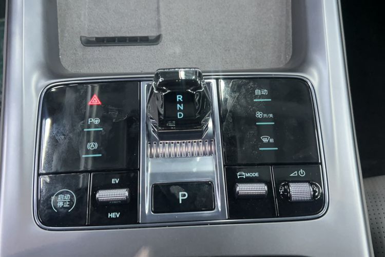 Used BYD Seal 07 DM-i 2025 Intelligent Driving Version DM-i 1.5L 125 km Prestige Edition Gear Lever