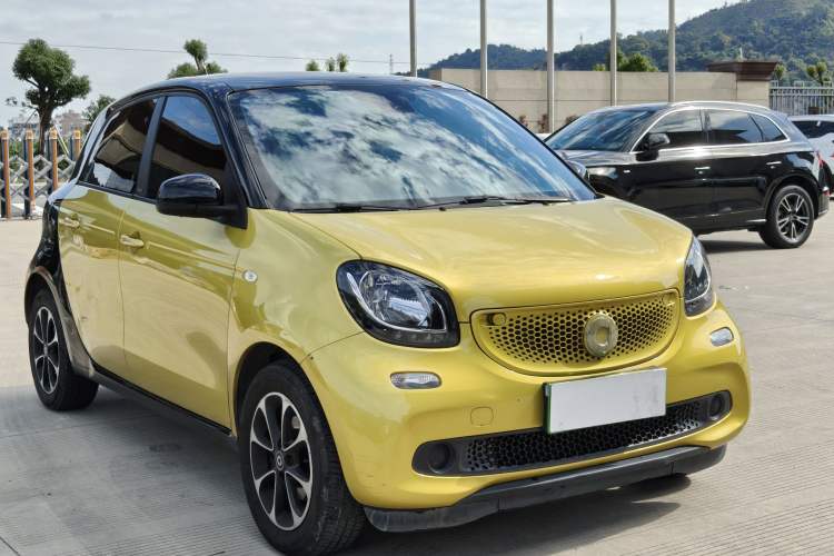 Used smart forfour 2016 1.0L 52 kW Passion Edition
