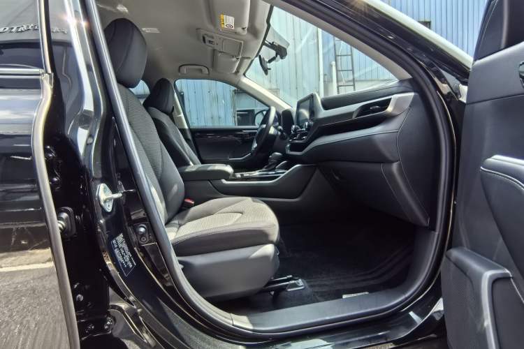 Used Toyota Highlander 2022 Dual-Engine 2.5L Two-Wheel Drive Elite Edition 5 Seats