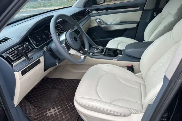 Used Zotye Domy X7 2018 2.0T Automatic Prestige Edition Interior 4