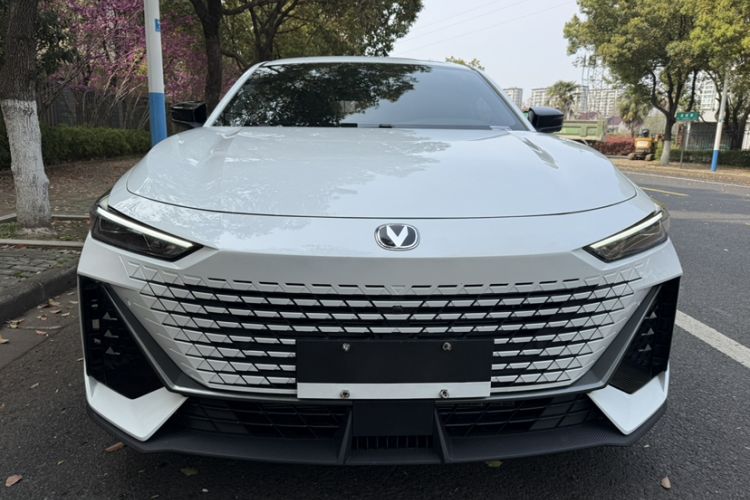 Used CHANGAN UNI-V 2023 1.5T Premium Model