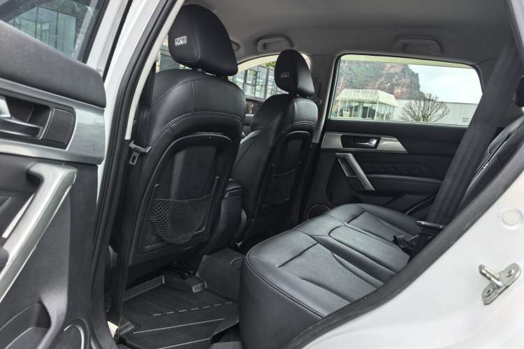 Used Haval H2 2014 1.5T Manual Two-Wheel Drive Elite Edition Interior 4