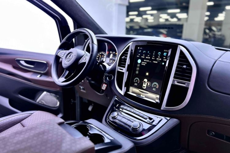 Used Mercedes-Benz V-Class 
