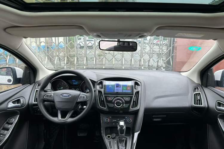 Used Ford Focus 2017 Hatchback 1.6L Automatic Fashion Edition Smart Drive Version
