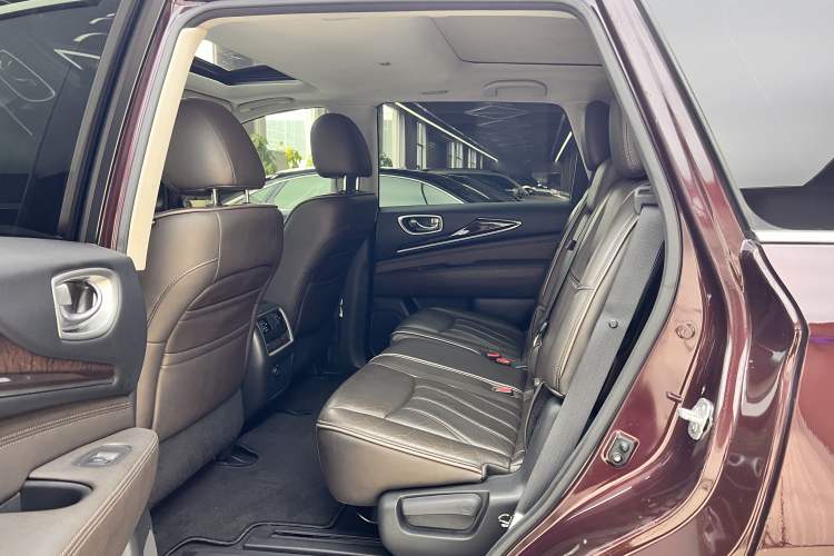 Used Infiniti QX60 2014 2.5 S/C Hybrid Two-Wheel Drive Excellence Edition Interior 5