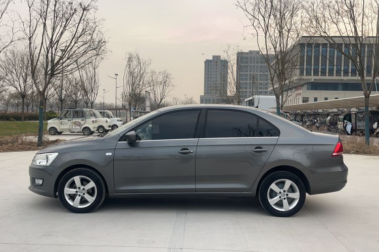 Used Volkswagen Santana 2015 1.6L Manual Comfort Edition