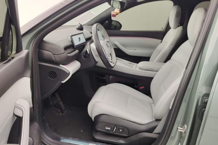 Used Nio ES6 2023 75 kWh Interior 2