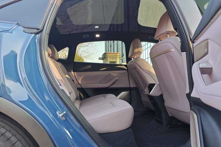 Used ONVO L60 2024 60 kWh Rear-Drive Version