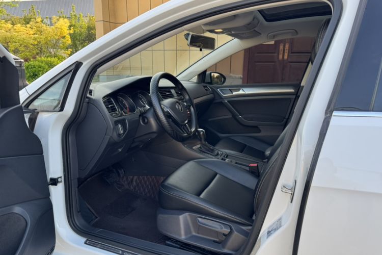 Used Volkswagen Golf 2019 200TSI DSG Comfort & Ambition Edition China VI Standard Left Front Seat