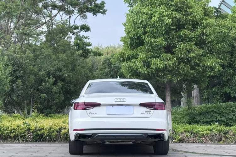 Used Audi A4L 2019 40 TFSI Fashion Version China V