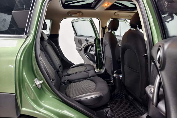 Used MINI Countryman 2016 1.6T COOPER ALL4 Fun Equipment Enthusiast Interior 2