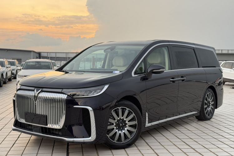 Used VOYAH Dream 2025 EV Four-Wheel Drive Flagship Kunpeng Edition