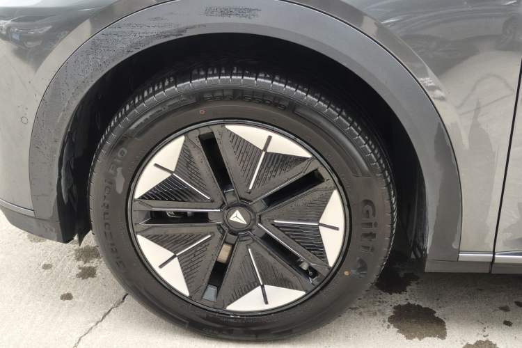 Used Deepal S07 2025 520Max Huawei Qiankun Intelligent Driving ADS SE Pure-Electric Version Exterior 5