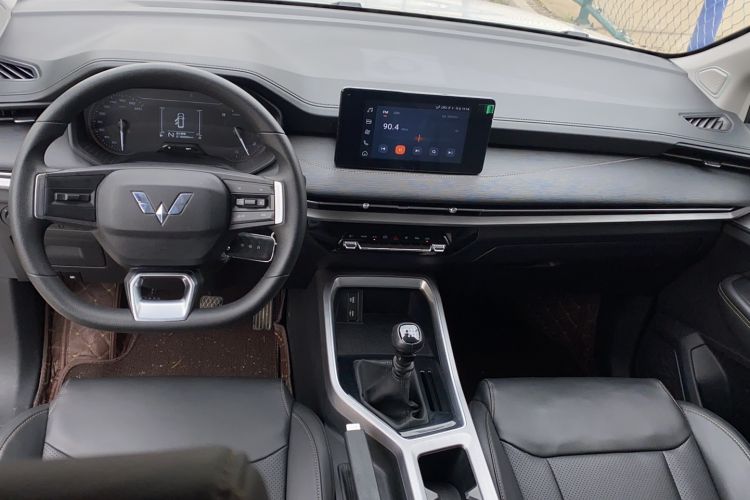 Used Wuling Jiachen 2022 1.5T Manual Light Enjoyment Dynamic Version