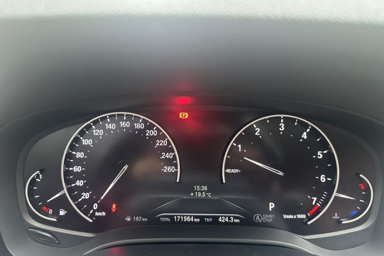 Used BMW 5 Series 2018 528Li Launch Special Edition Odometer Close Up