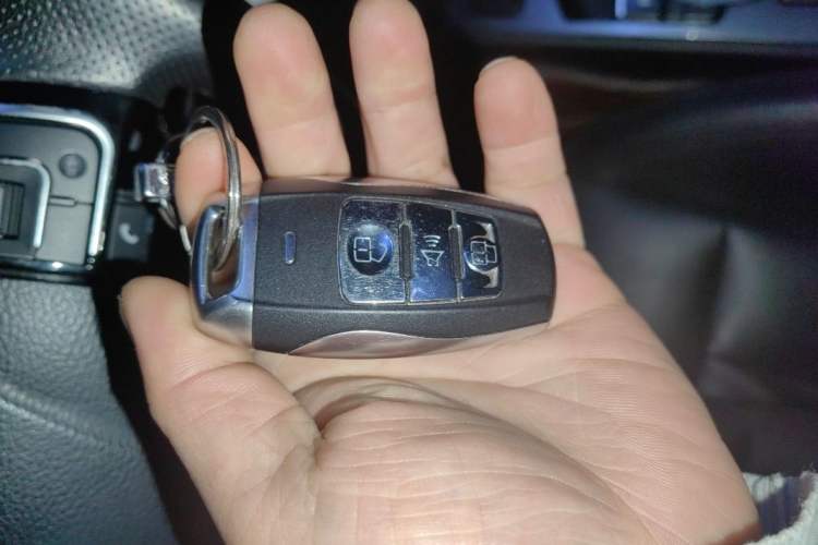 Used Haval H6 Coupe 2017 Blue Label 2.0T Automatic Two-Wheel Drive Urban Model Interior 3